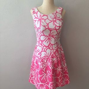 Lilly Pulitzer Strike a Pose.